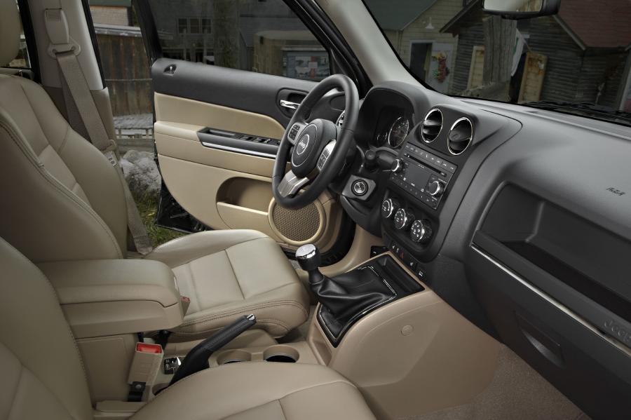  Jeep Patriot 2011 года  (фото 2 из 36)